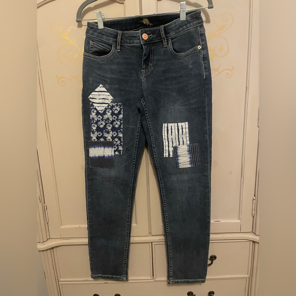 Tommy Bahama Slim Boyfriend Jeans. 26 x 29